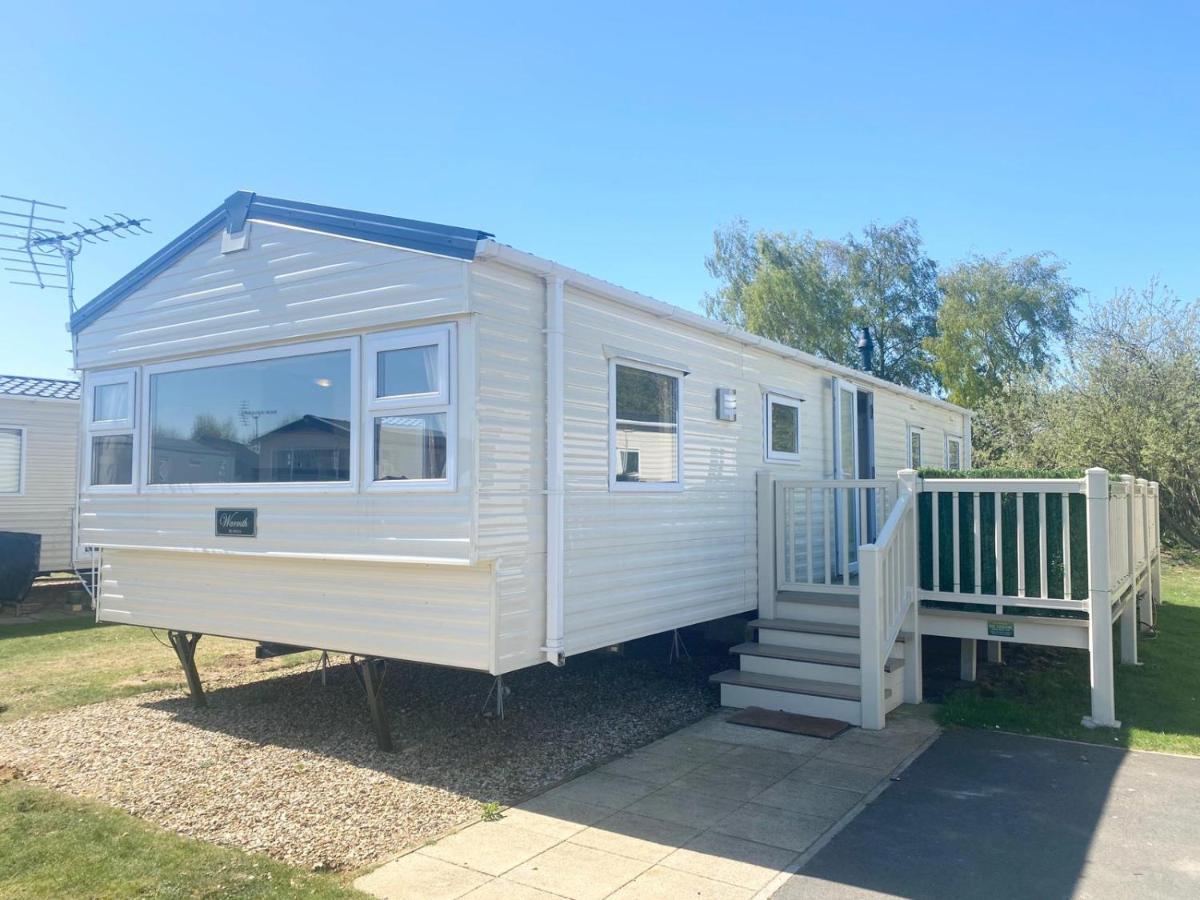 Tattershall Lakes - Hot Tub Breaks Экстерьер фото