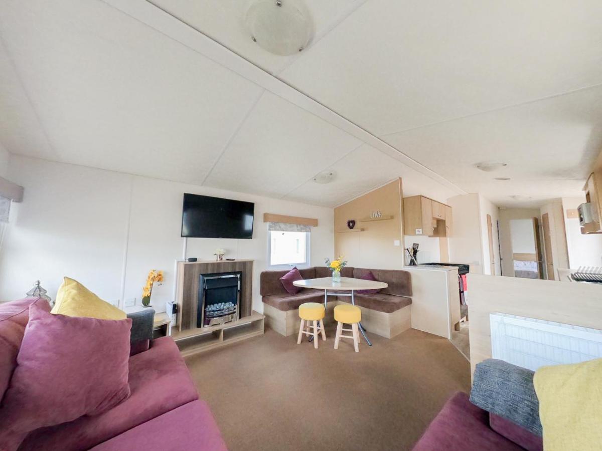 Tattershall Lakes - Hot Tub Breaks Экстерьер фото